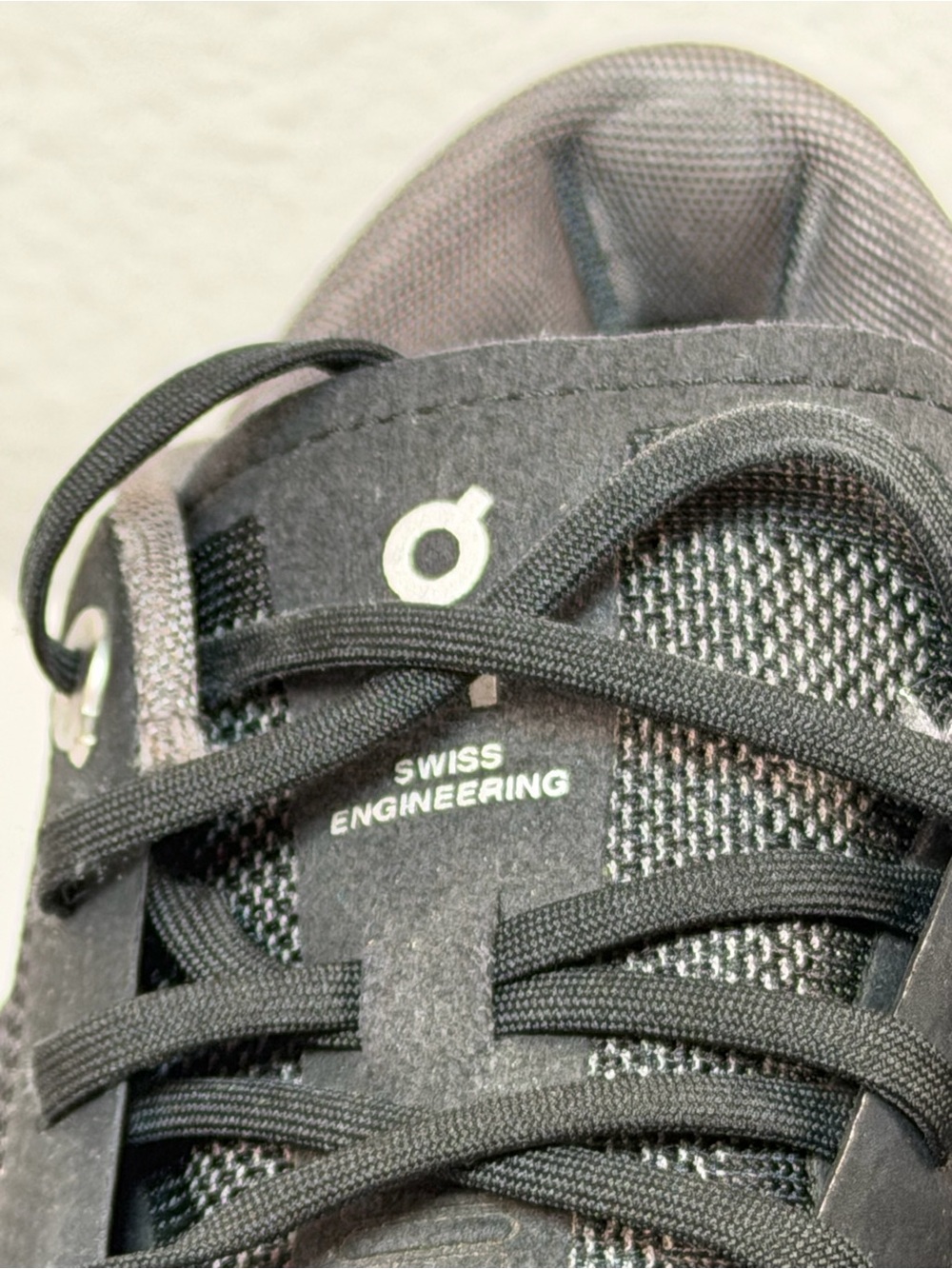 On Running Cloud Women 7.5 Black Athletic Running Shoes Swiss Engineering - Picture 4 of 11
